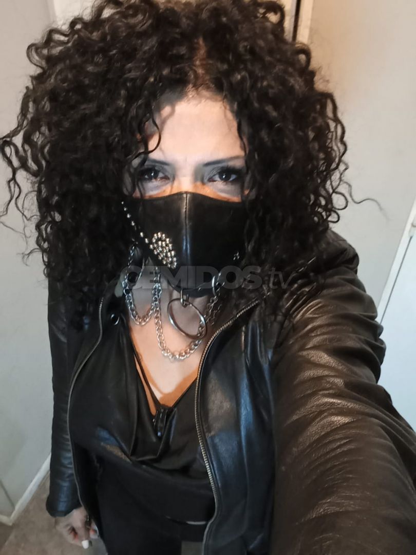 Dominatrix Dana