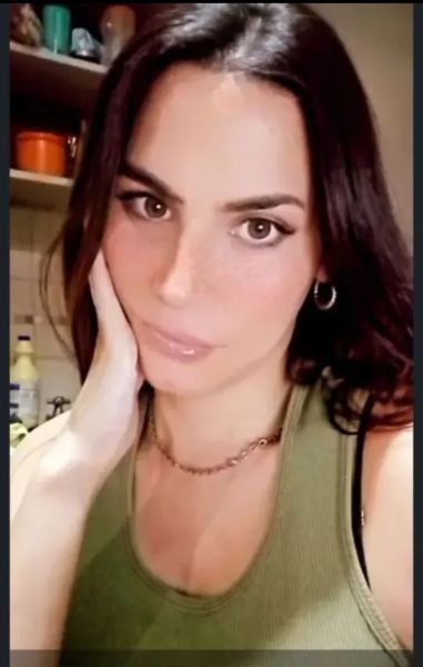LEER!!!!!-Joven Trans, alta (175) lampiña, culona! disponible para encuentro solo con hombres serios! En busca de un buen momento para desconectarte de la rutina, cuento con lugar y acepto pago via PayPal o Mercado Pago.! Escribirme, Llamame por whatssap por que no me funciona el otro y coordinamos. Aviso 1 yo no consumo cosas raras, ni tampoco acepto la realizacion de los mismos en mi espacio, tampoco atiendo a personas muy mayores, ni muy gordas, por el simple hecho de que el lugar no esta habilitado para esas corporalidades. Aviso 2 Para agendar el turno deben mandar foto de cara de forma normal y asi el turno quedara concretado. Ya que no me gustaria tener que mandarte a tu casa con la carpa en alto por no cumplir con el "Aviso 1". Y tercer aviso, yo soy buena onda y respetuosa, si te pasas de vivo, con el precio, con las preguntas o me llevas la contraria en cuanto a la forma de manejarme con el servicio, seras bloqueado . Besos a todos y no se porten mal conmigo :)
