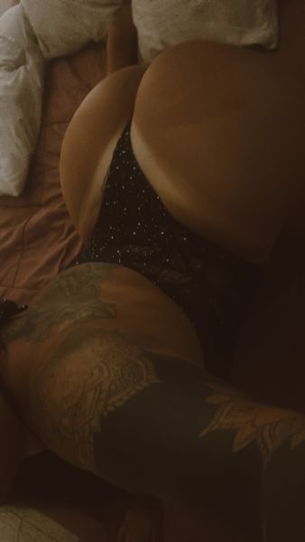 Hola mi amor … soy una rubia muy caliente que quiere complacerte al maximo .. 
Vendo contenido y hago encuentros ..
Los encuentros en Mar del plata  , pero viajo a Buenos Aires capital seguido !! 
Háblame y te doy mi tarifa 💵🔥