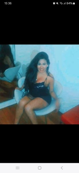 Hola bebé soy kendra  hott morocha Argentina  te comento q estoy ubicada en la zona Liniers Ciudadela  soy muy calentona muy fogosa y morbosa cumplo todas tus fantacias me gusta entregarme por completo  en la cama dispuesta hacerte sentir placer activa cien por cien muy morbosa y fogosa 
